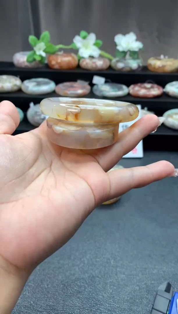 未镶嵌手镯石英质玉（54-55圈口）赠送镯心