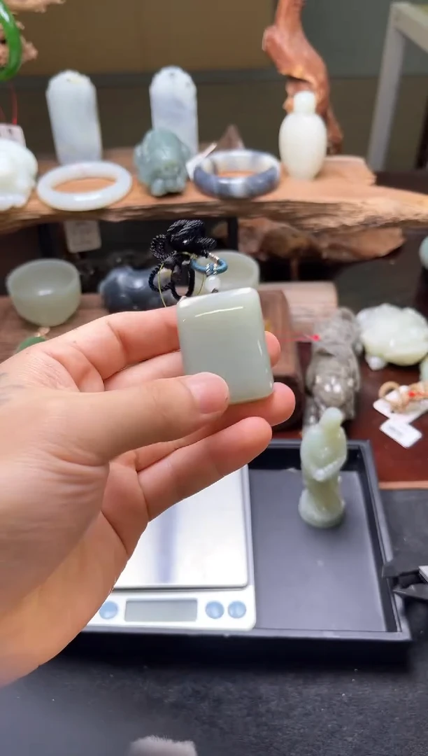 和田玉未镶嵌吊坠(不含链)且末青白 无事牌