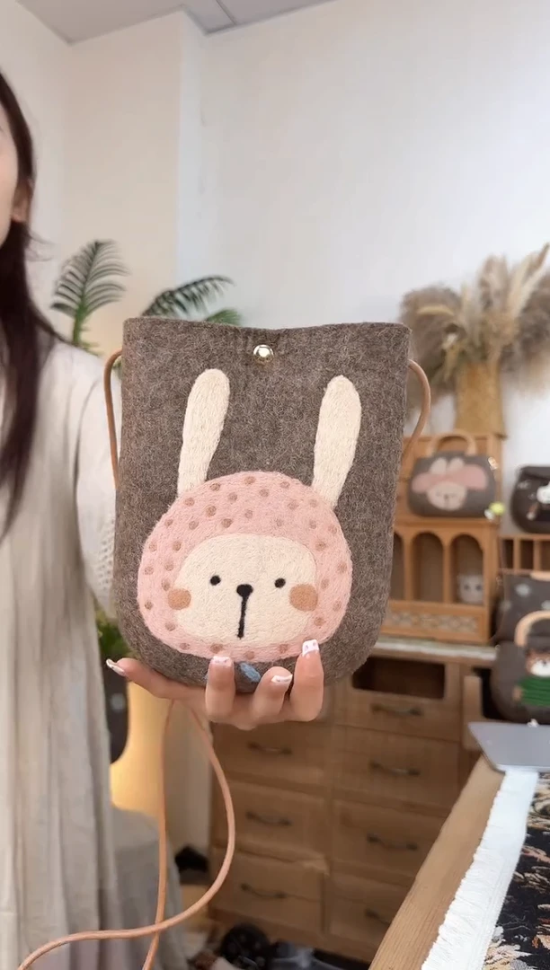 羊毛非遗纯手工 羊毛毡包包