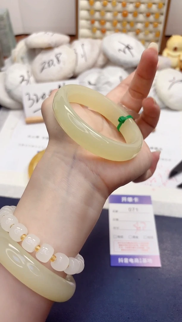 石英质玉手镯未镶嵌71-晴水-圈口56