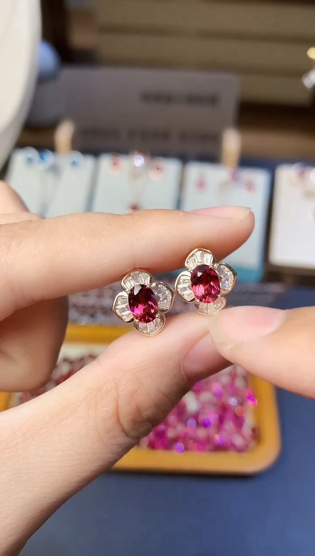 银S925镶嵌耳钉石榴石天然镁铝