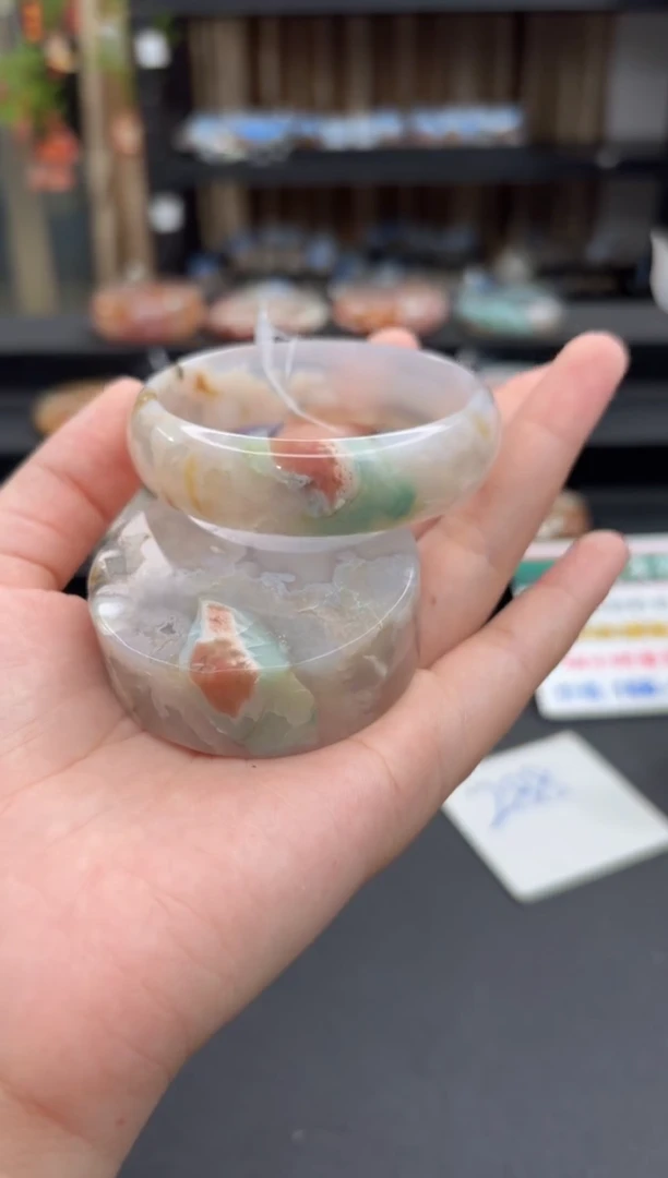 未镶嵌手镯石英质玉679(56圈赠送镯心)