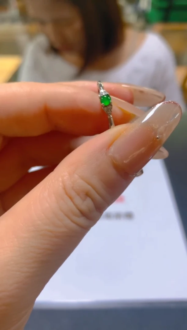 未镶嵌翡翠耳饰多样性发一