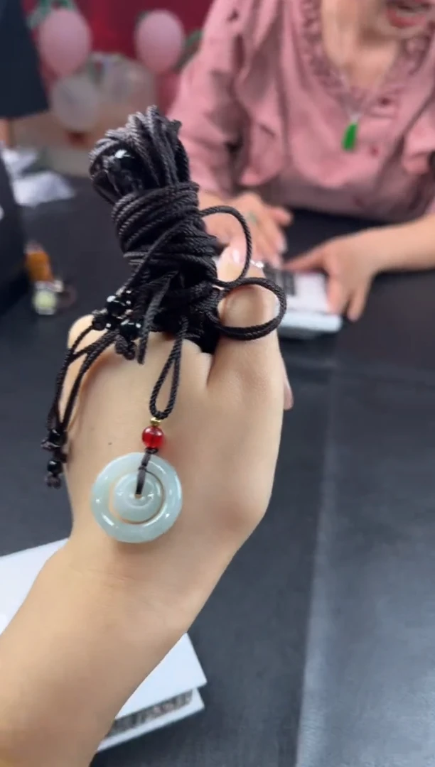 翡翠未镶嵌颈饰多样性发一件