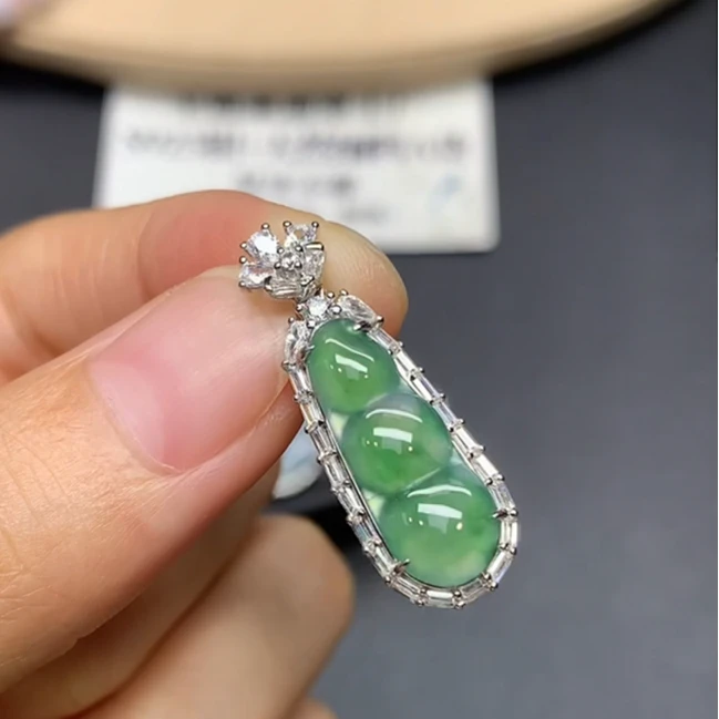 四会-（DD-39-2）福豆吊坠-s925银镶翡翠豆子挂坠多样性发其一