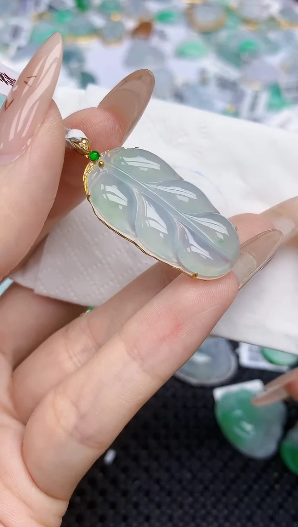 翡翠18K金镶嵌颈饰305   天然翡翠A货