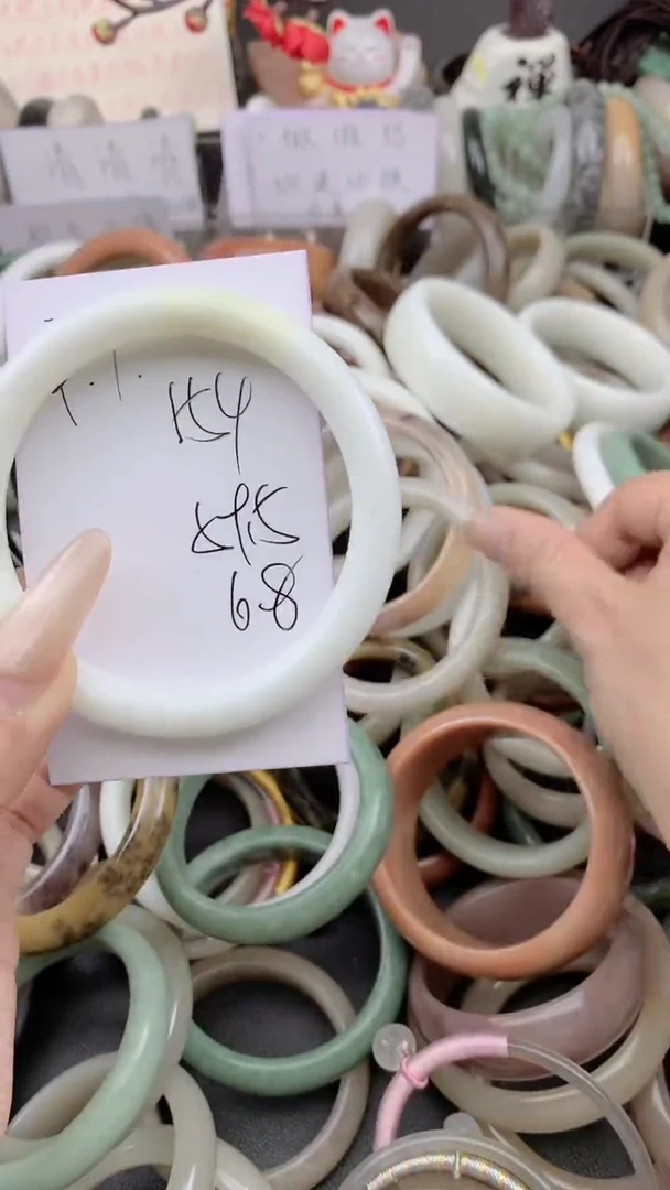 未镶嵌手镯石英质玉154