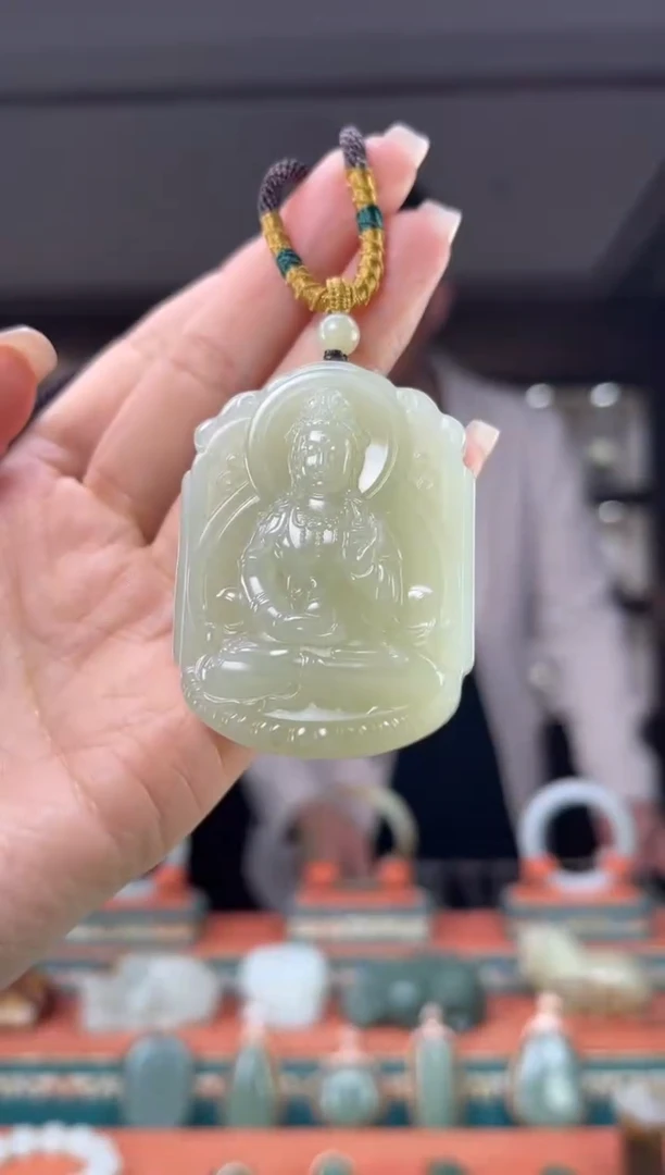 颈饰未镶嵌和田玉佩佩