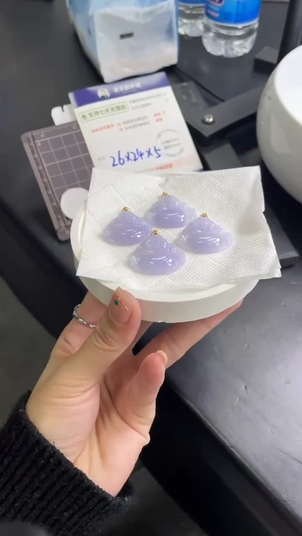 【闪购商品】翡翠颈饰18K金镶嵌翡翠高货佛公/多样性发其一CP