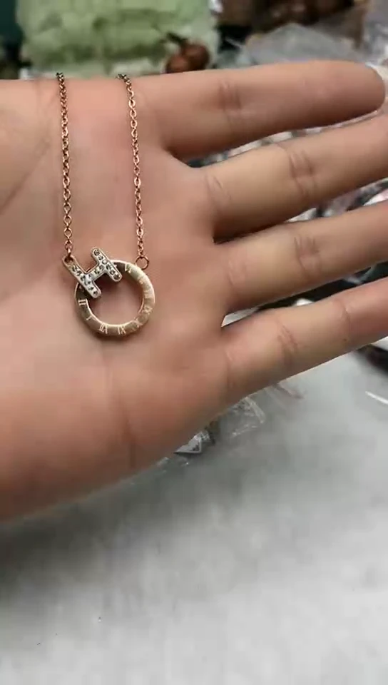 【闪购商品】水晶吊坠(赠链)钛钢项链