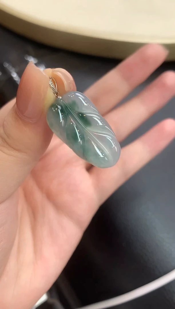 颈饰18K金镶嵌翡翠77-吊坠