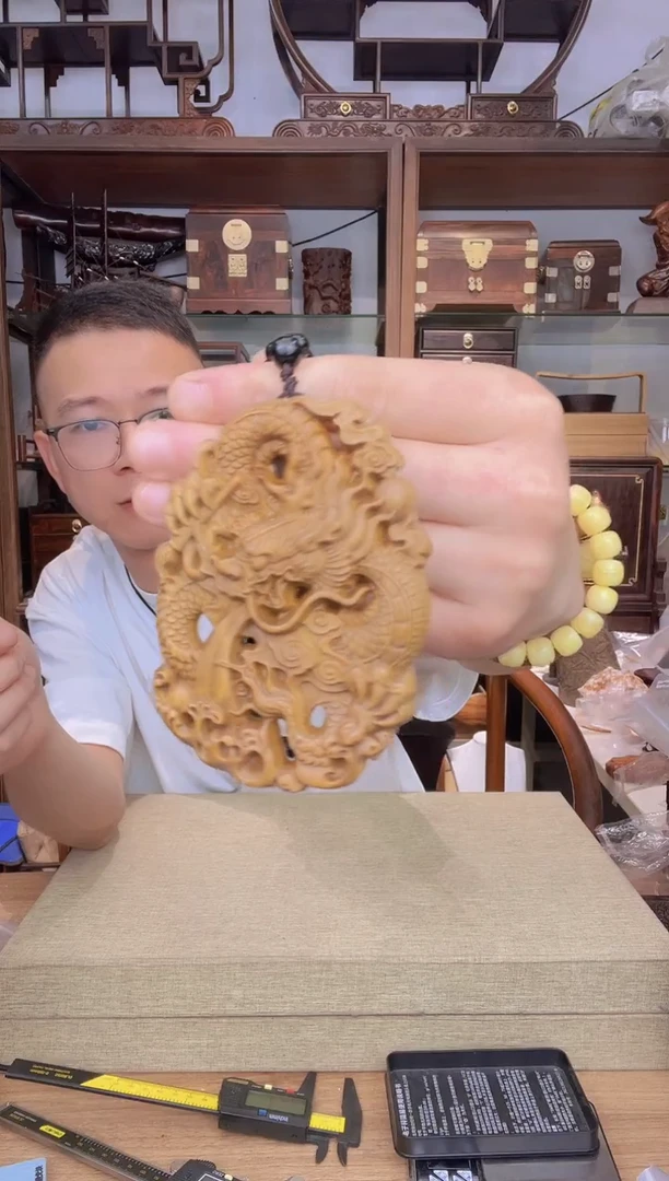 乌木类书架2036 绿檀精雕大龙牌