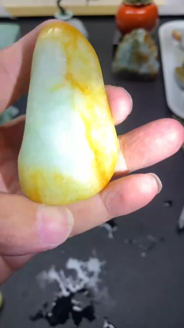 【闪购商品】翡翠颈饰未镶嵌天然翡翠A货