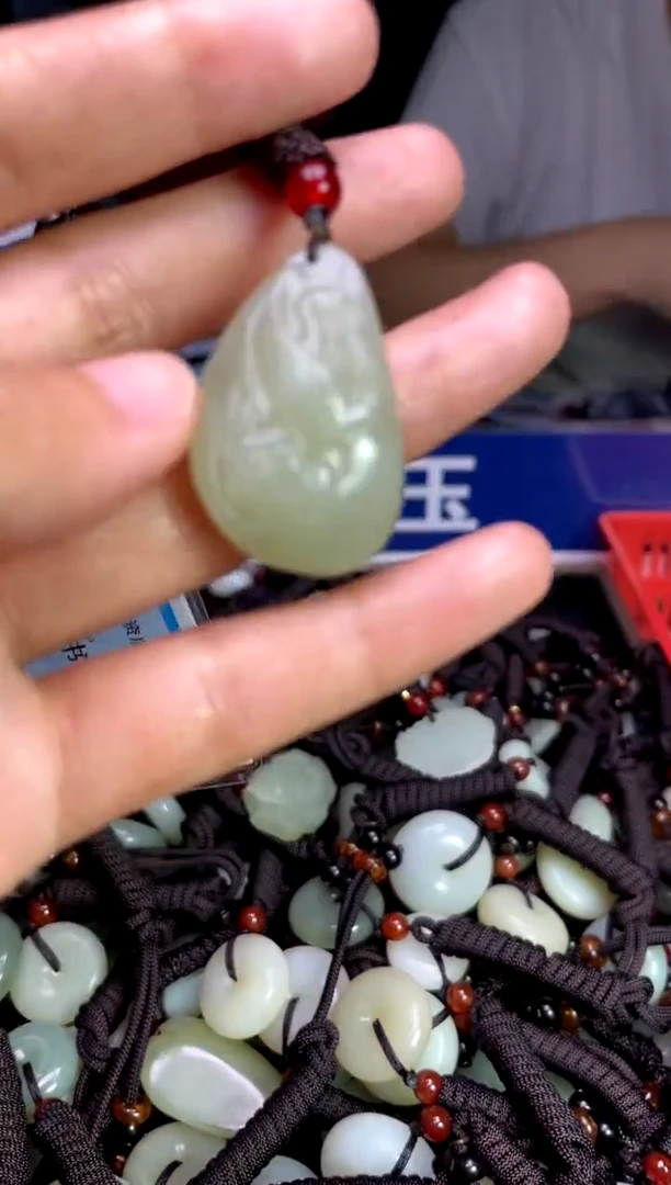 未镶嵌和田玉挂件1