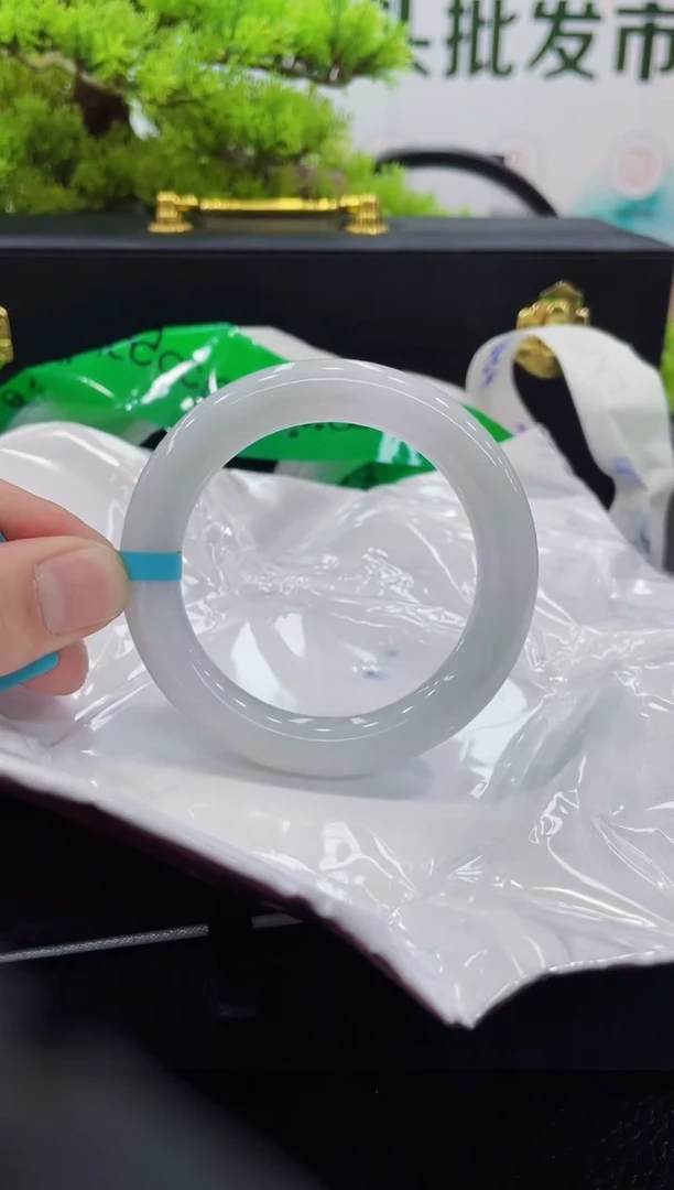 【闪购商品】翡翠手镯未镶嵌手镯