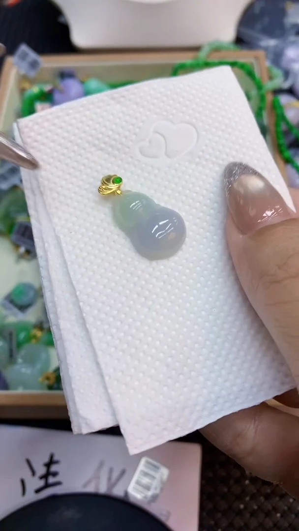 颈饰未镶嵌翡翠1