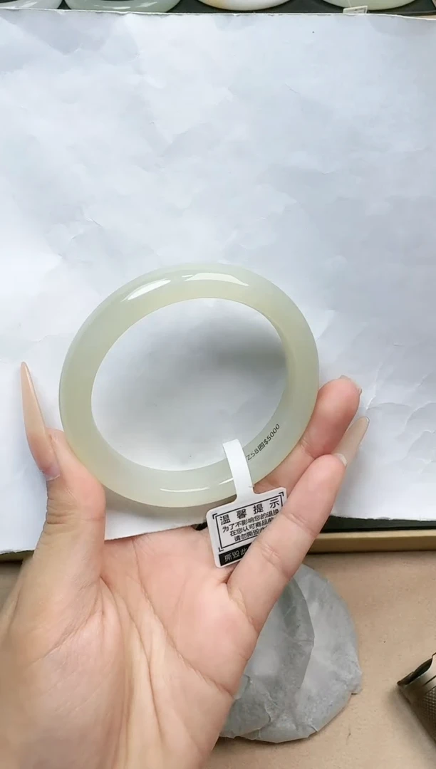 【闪购商品】和田玉手镯未镶嵌57/58圈口YY