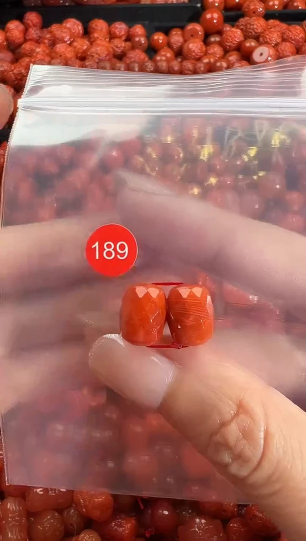 颈饰未镶嵌南红玛瑙1