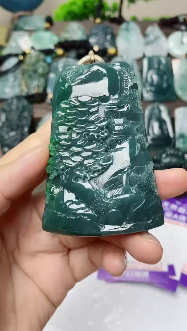 翡翠未镶嵌颈饰