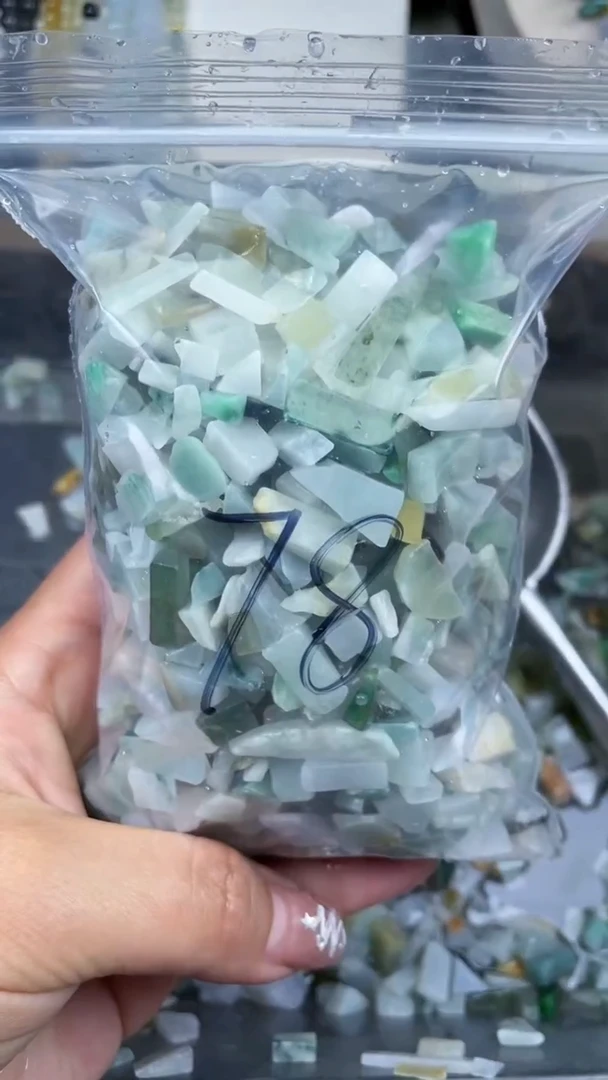 【闪购商品】翡翠颈饰未镶嵌天然翡翠迷你号500克78