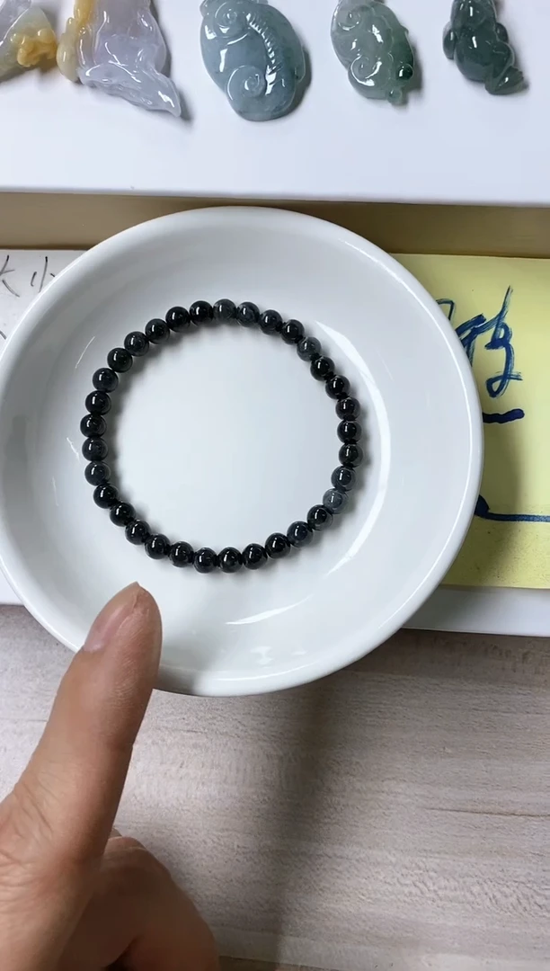颈饰未镶嵌翡翠墨*47天然缅甸翡翠A货