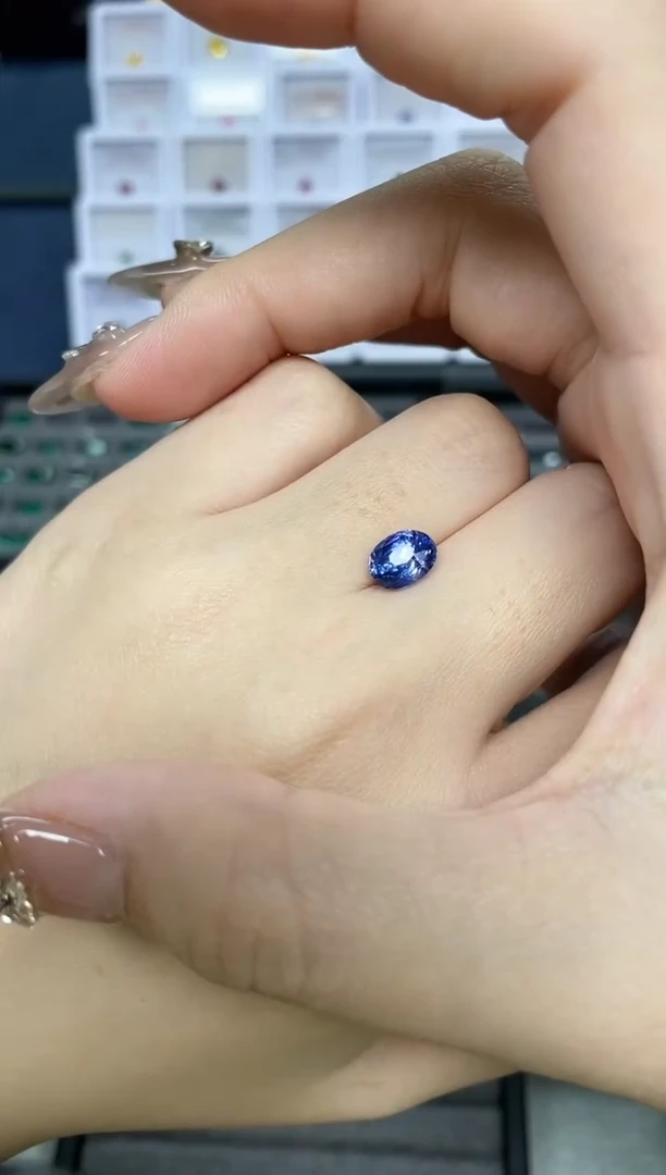 【闪购商品】蓝宝石裸石未镶嵌2.66ct矢车菊