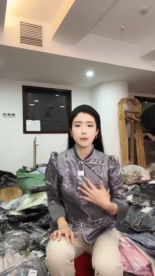 外套       XL码      120-130斤