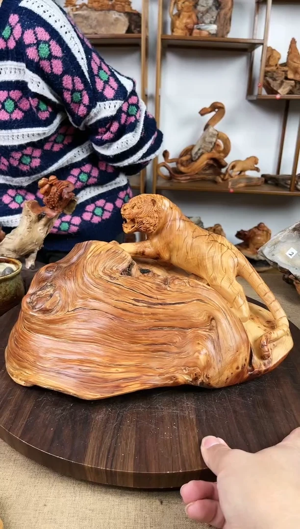 【闪购商品】柏木（崖柏）木雕旁坨老虎