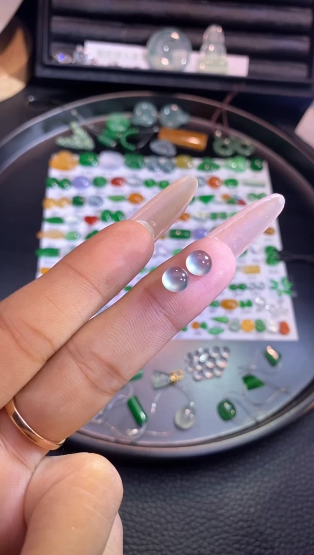 翡翠挂件未镶嵌蛋