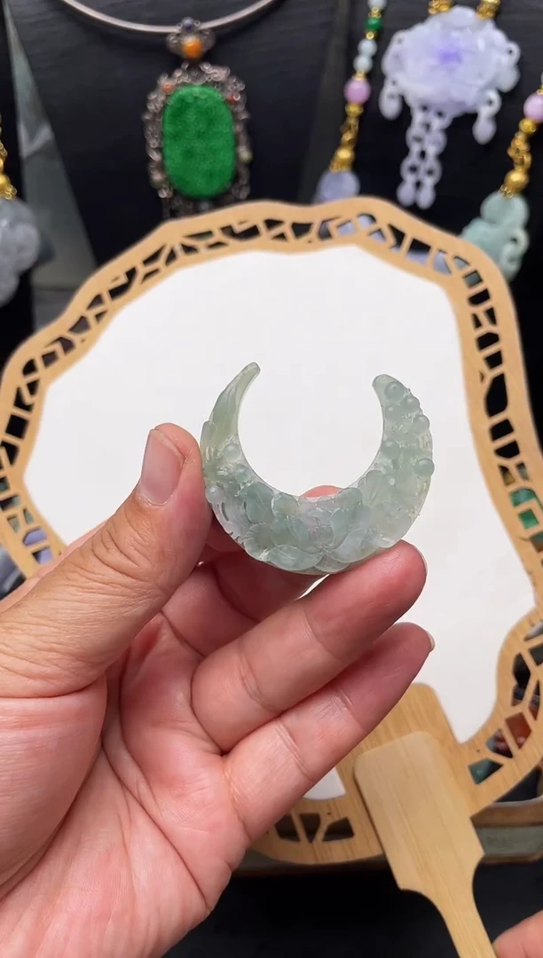 未镶嵌定制翡翠吊坠