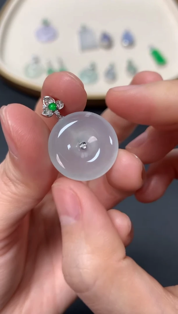 【闪购商品】翡翠吊坠(不含链)18K金镶嵌2680