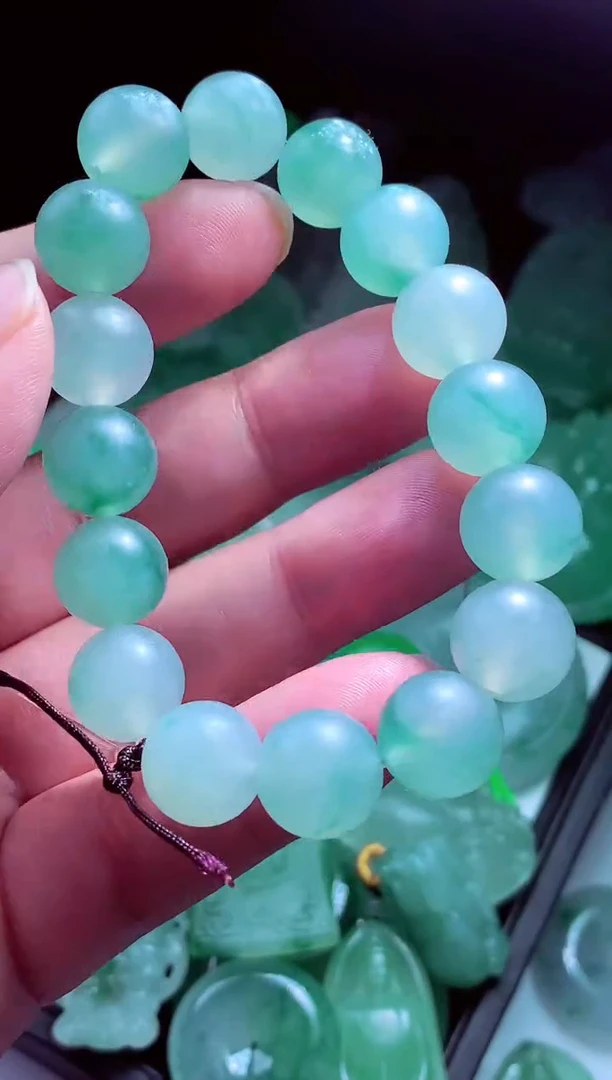 未镶嵌定制翡翠有***?翡翠毛货定制