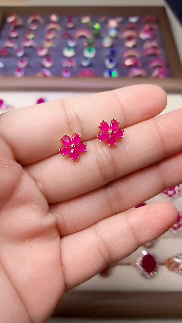 【闪购商品】红宝石耳饰银S925镶嵌000