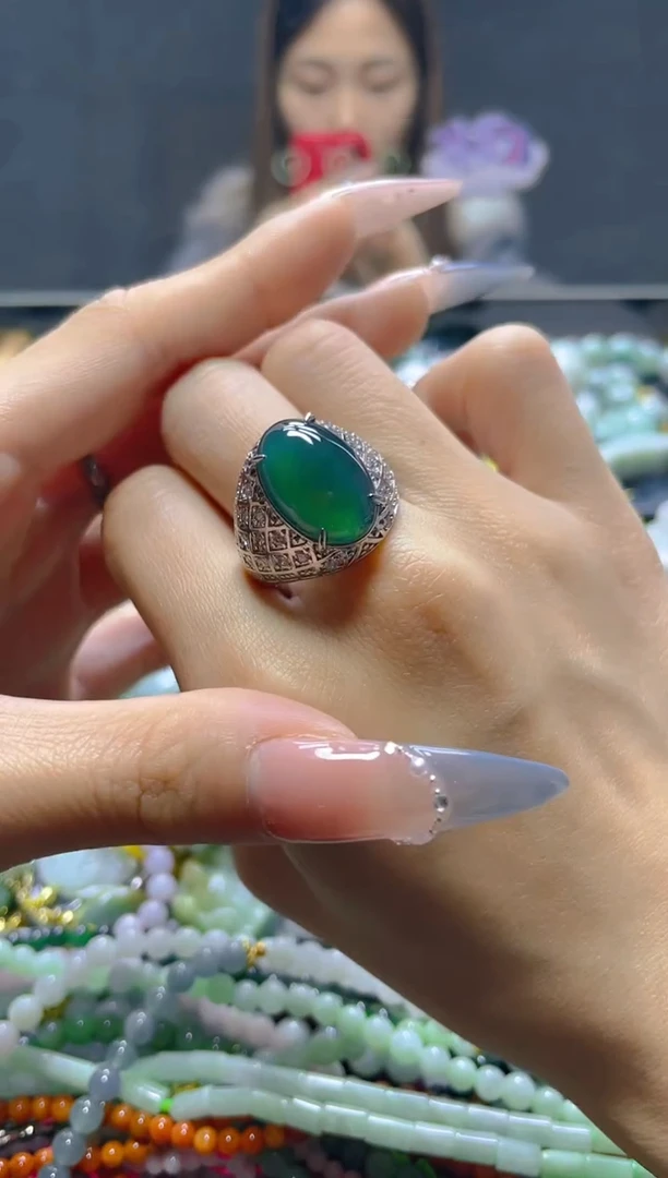 颈饰未镶嵌翡翠/Y/翡翠A货，一件也是批发价