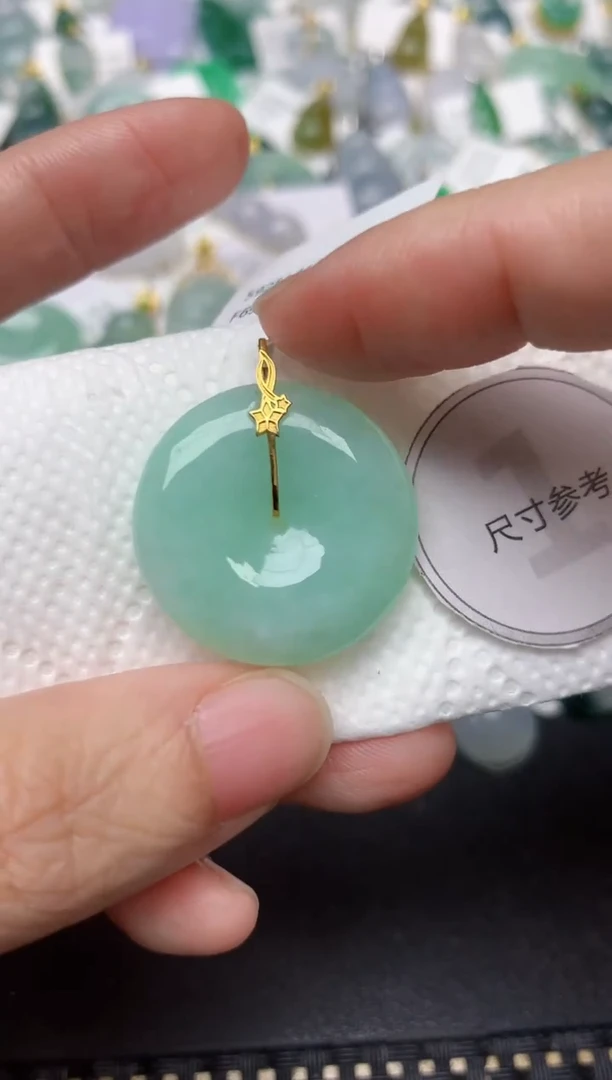 颈饰18K金镶嵌翡翠天然缅甸A货翡翠