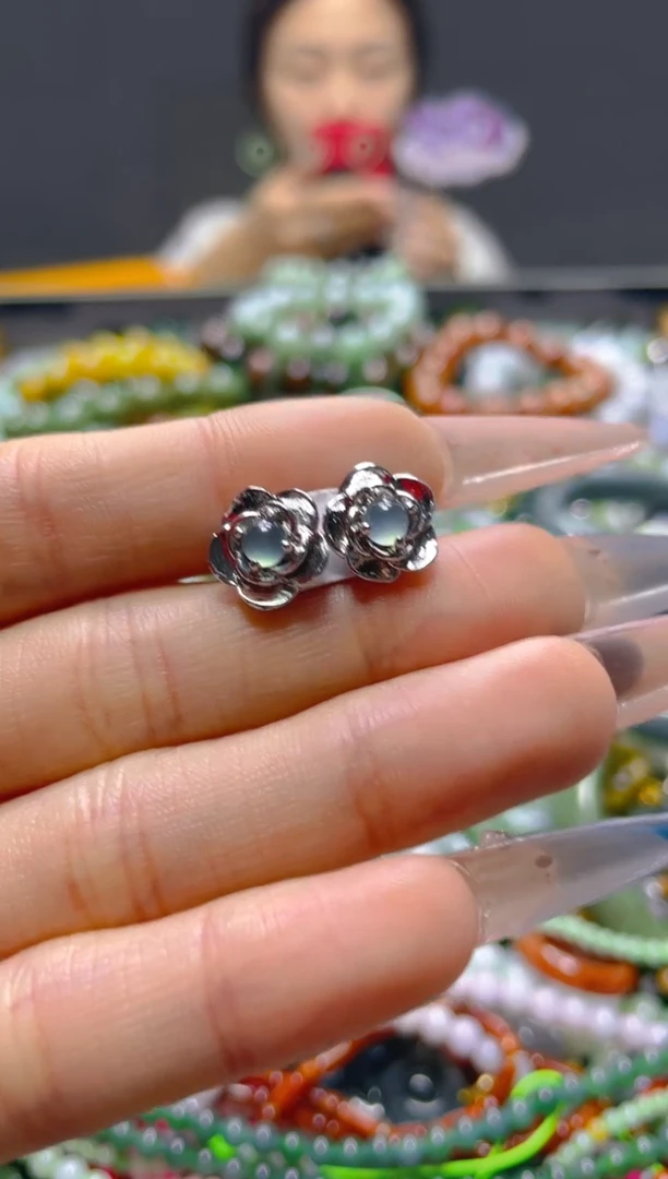 颈饰未镶嵌翡翠/T/翡翠A货，一件也是批发价