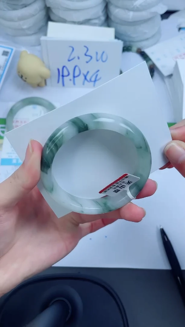 【闪购商品】石英质玉手镯未镶嵌175-55.5