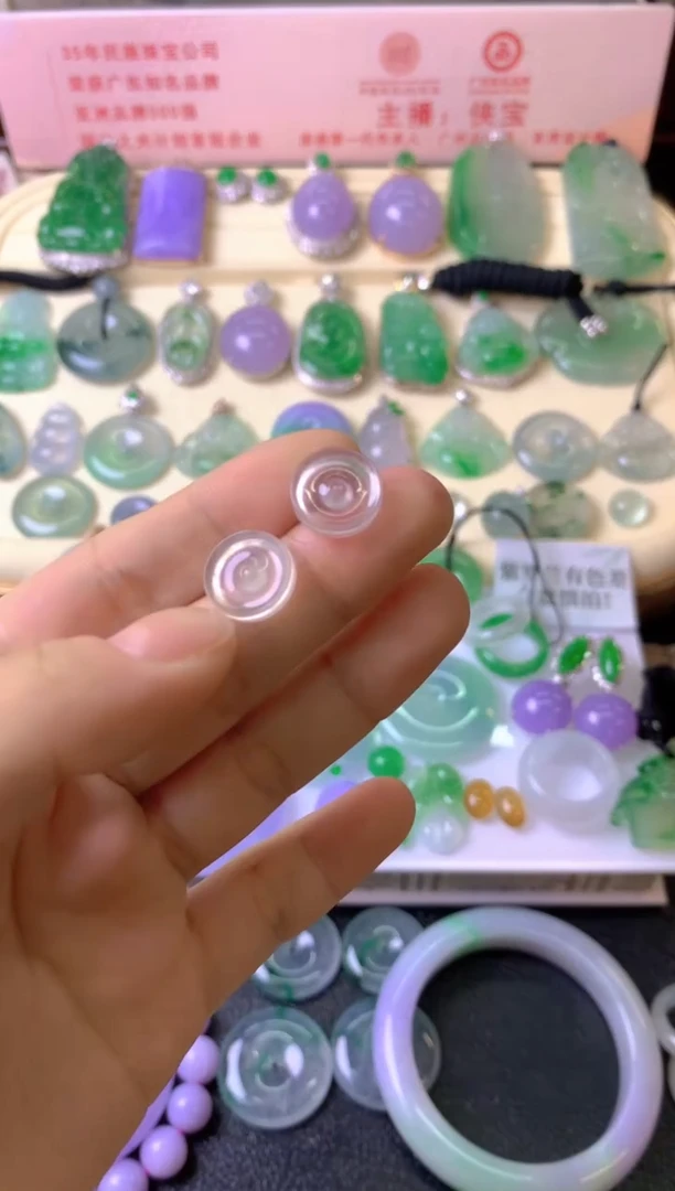 未镶嵌定制翡翠神*裸玉（客户意向镶嵌）