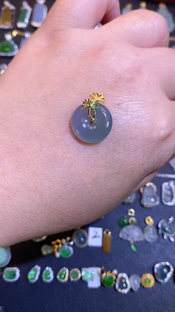 【闪购商品】翡翠吊坠(不含链)18K金镶嵌1