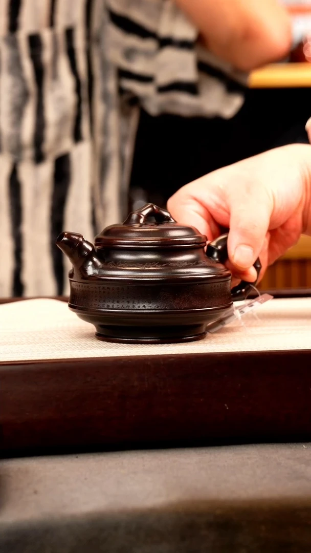 茶壶紫砂铁血红砂 双线竹鼓 刻绘