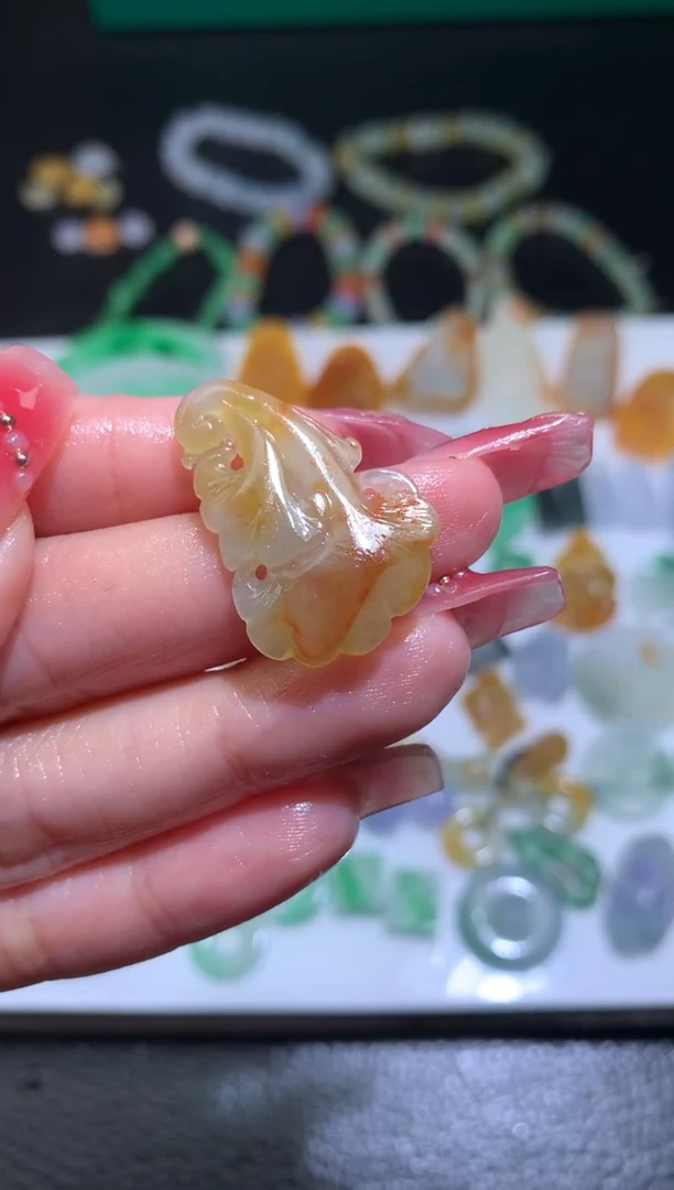 定制翡翠未镶嵌银杏叶