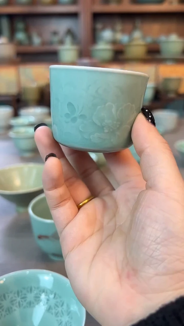 小****儿蝴蝶幽梦青瓷主人杯