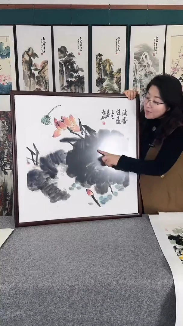 国画83*83荷花实木装裱