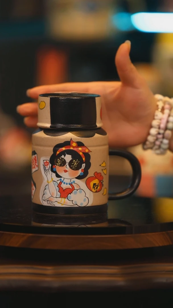 【闪购商品】摆件景德镇高温釉下彩绘设计师款