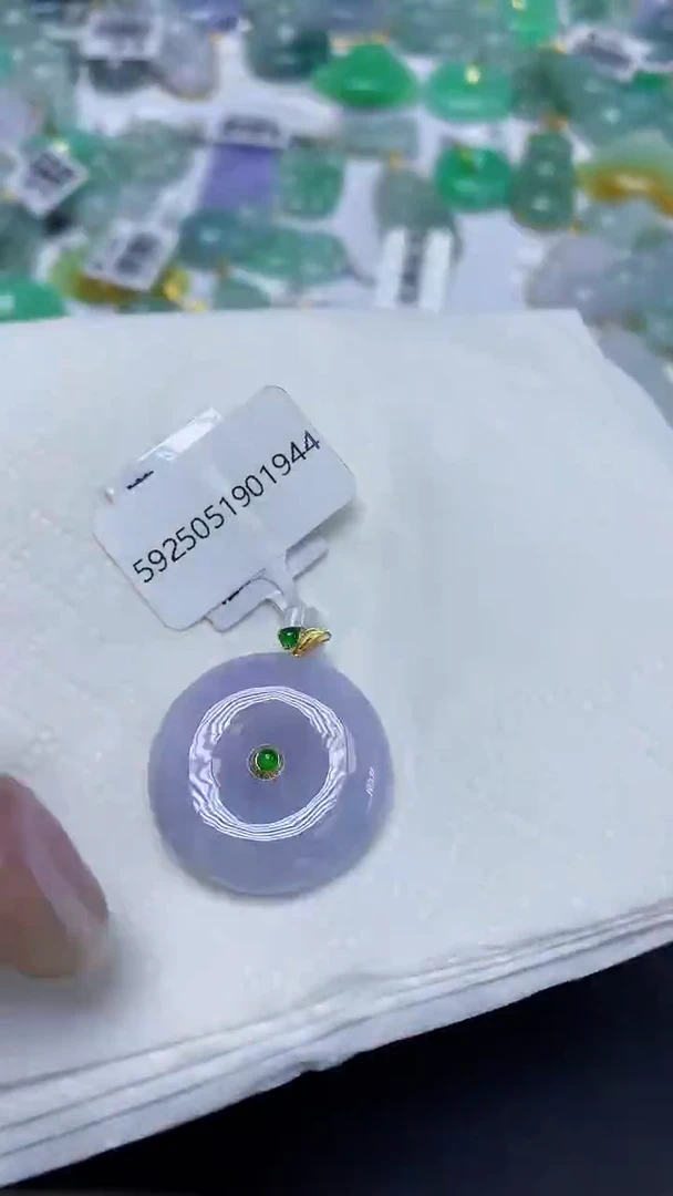 翡翠18K金镶嵌颈饰天然缅甸翡翠A货