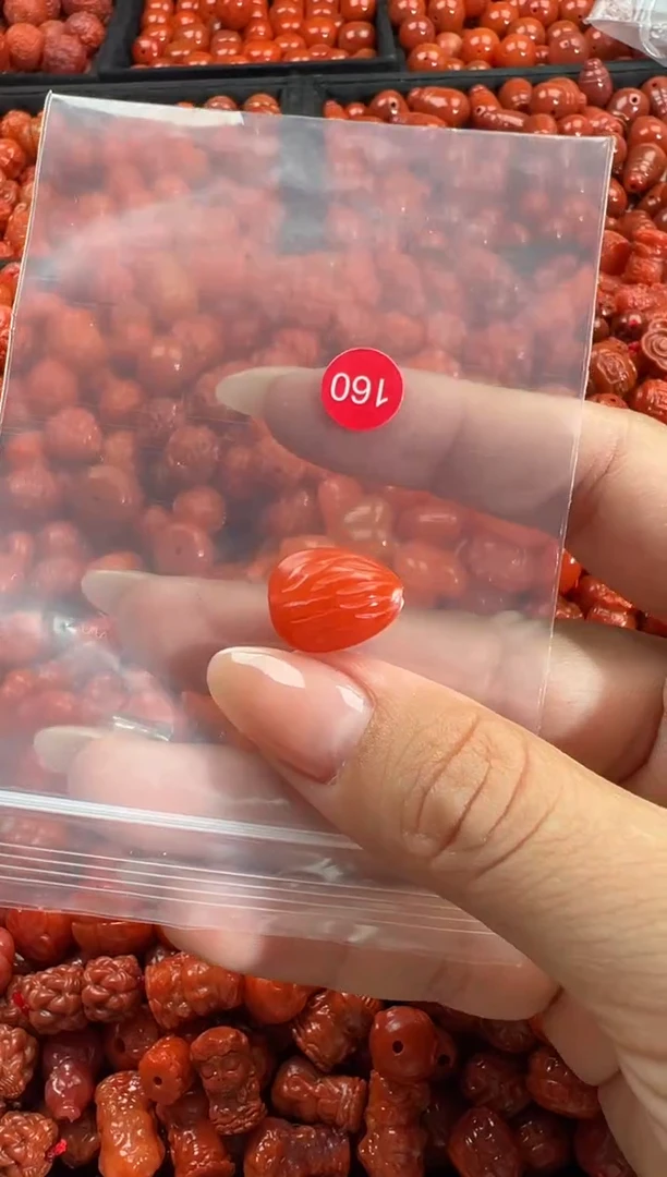 颈饰未镶嵌南红玛瑙1