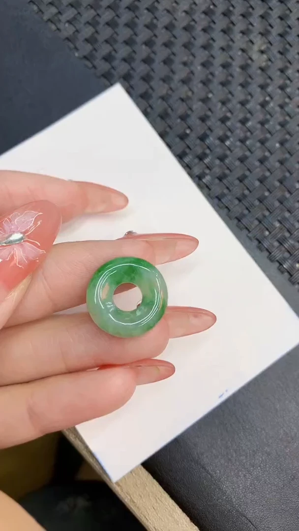 颈饰未镶嵌翡翠1