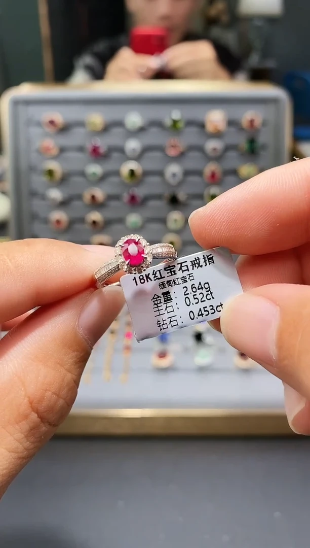 18K金镶嵌戒指红宝石0.52.