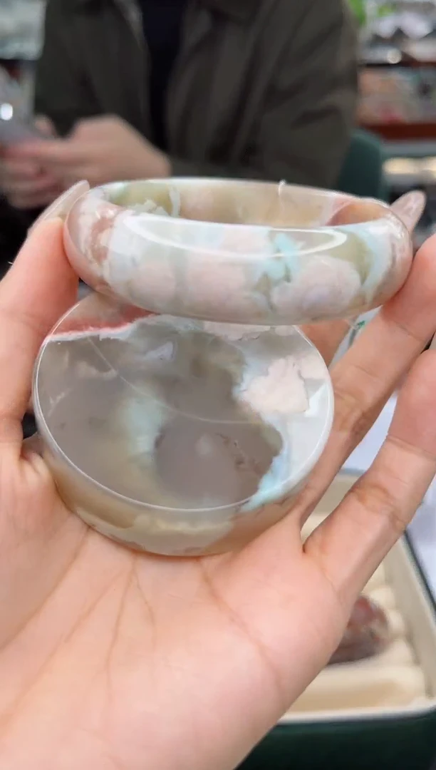 【闪购商品】石英质玉手镯未镶嵌59圈口（赠品镯心）633