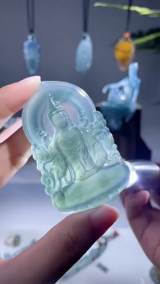 颈饰未镶嵌翡翠观音